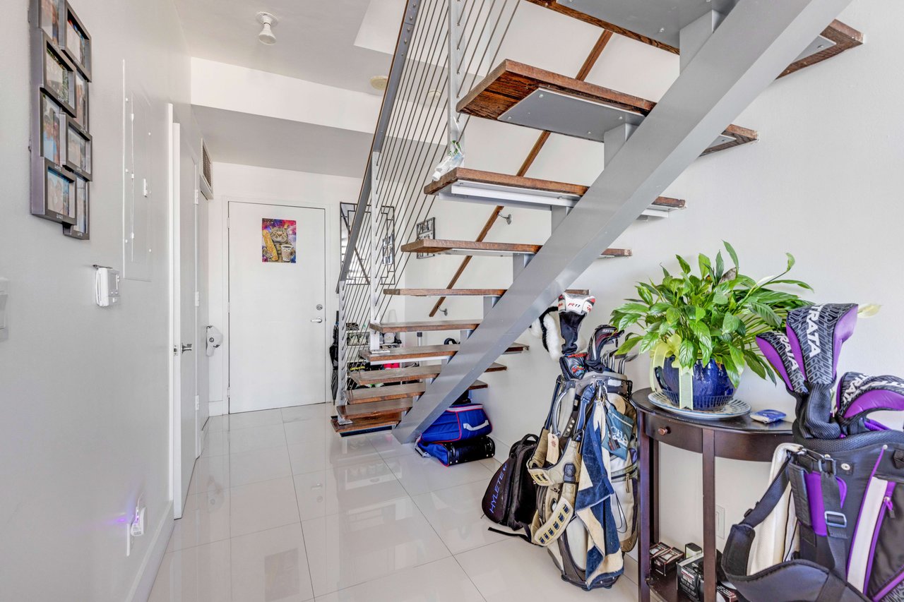 690 SW 1Ct #2308 Miami FL-33130