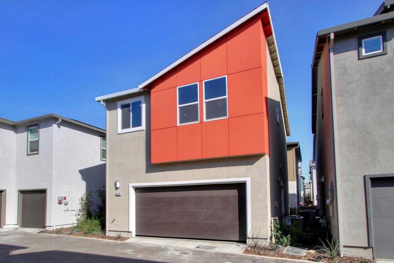 4238 Ocean Lane