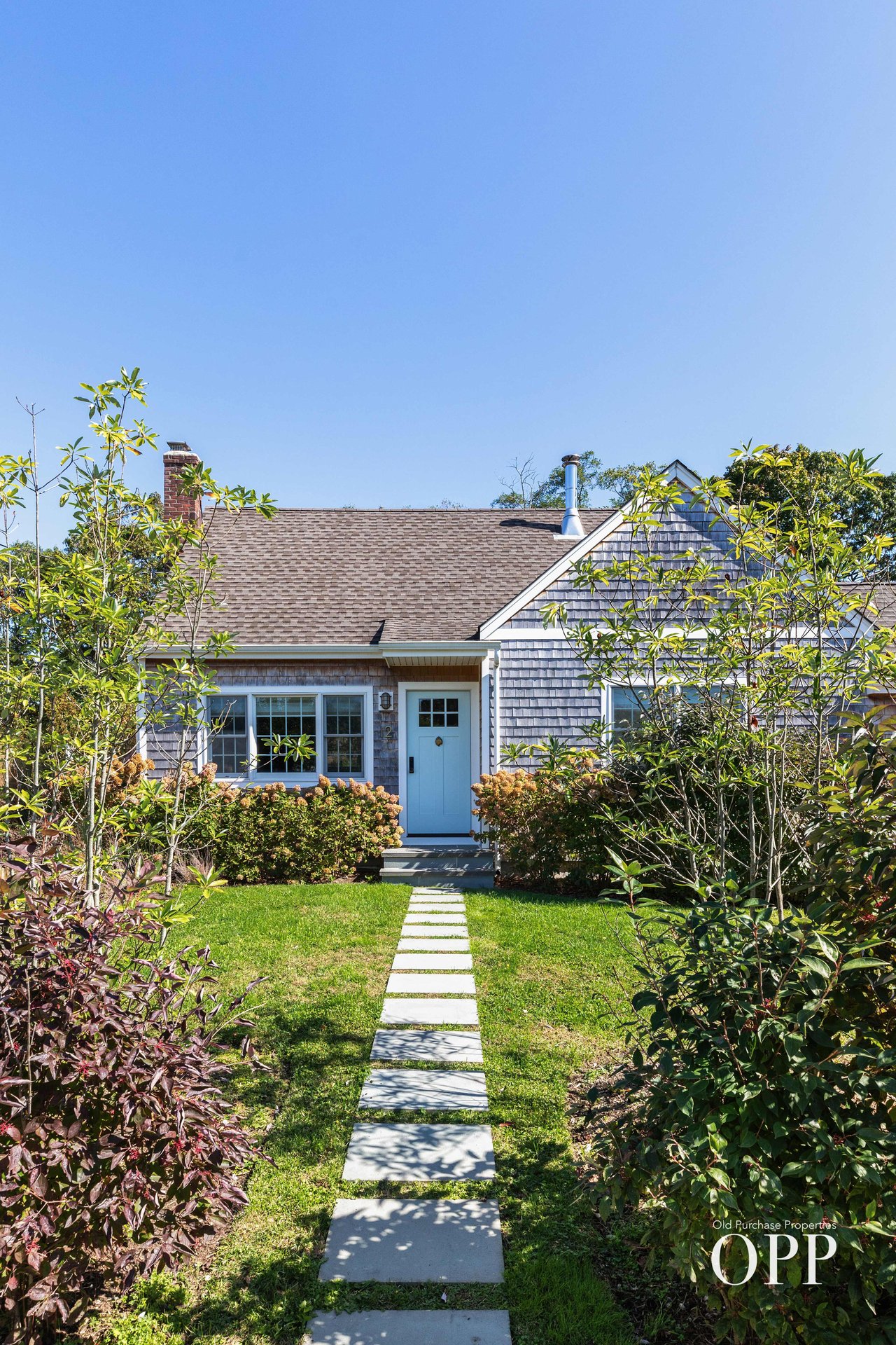  Stylish Cape Cod Retreat in Bellport Village