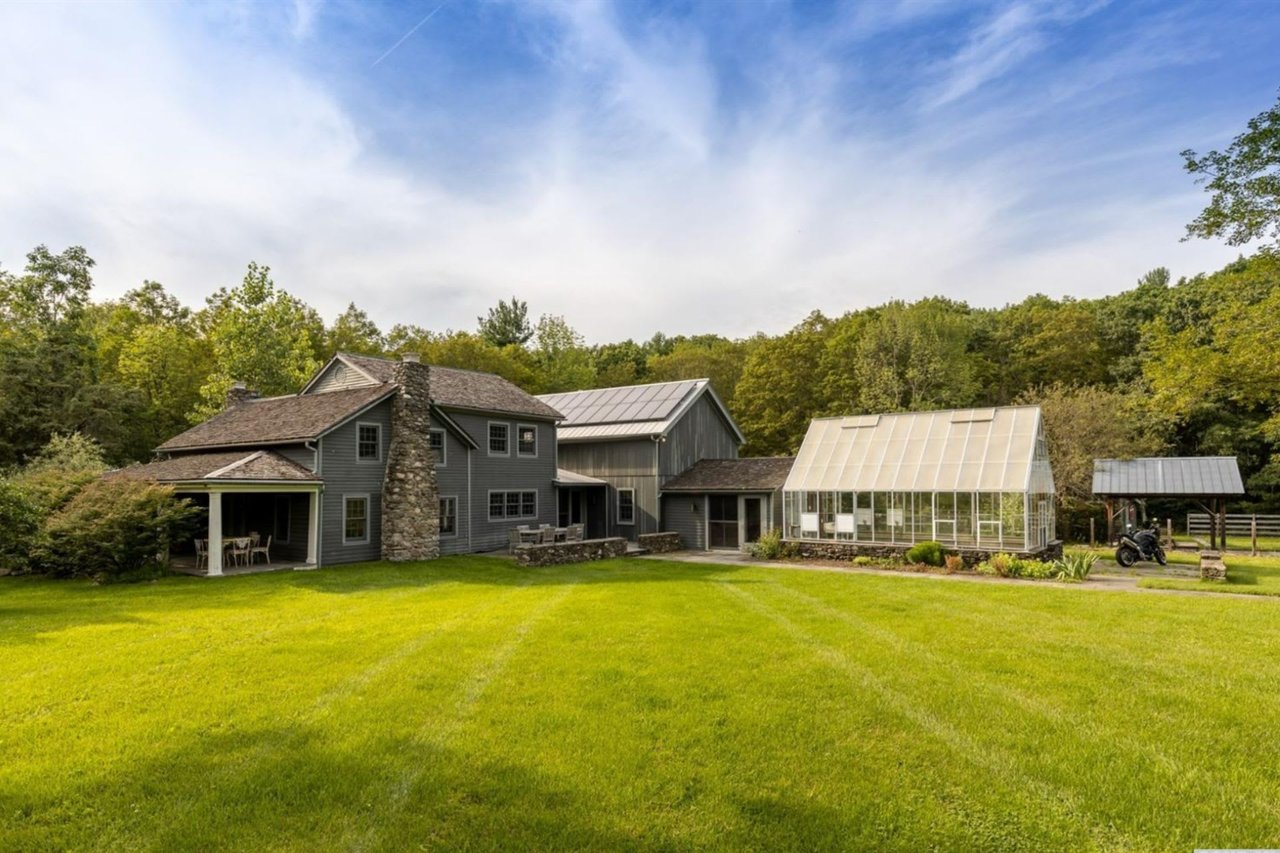 How to Invest in Real Estate in 2023