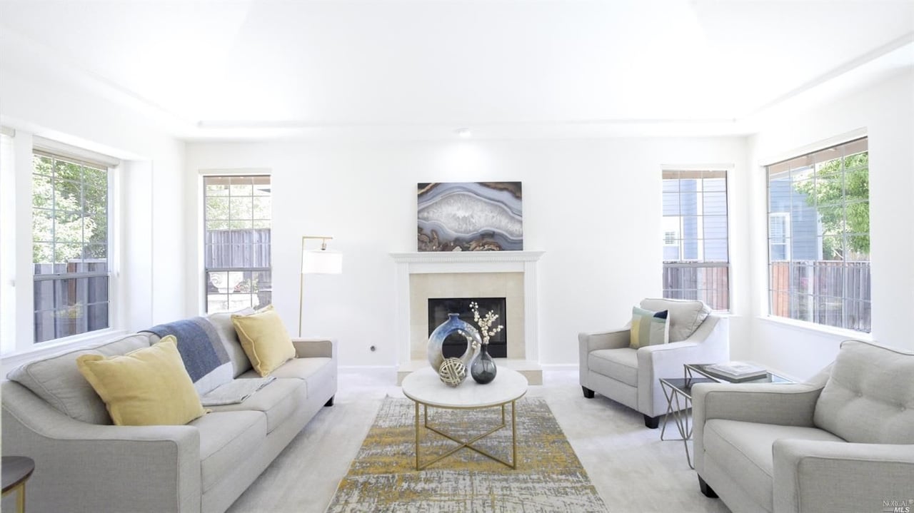 16 Pacific Dr