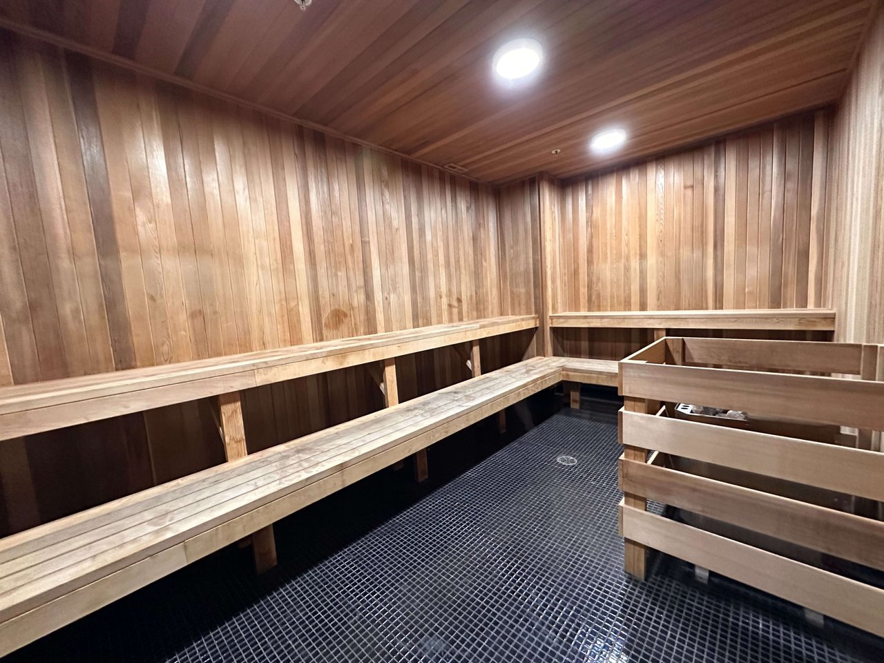 251 Manitoba St Unit: 517