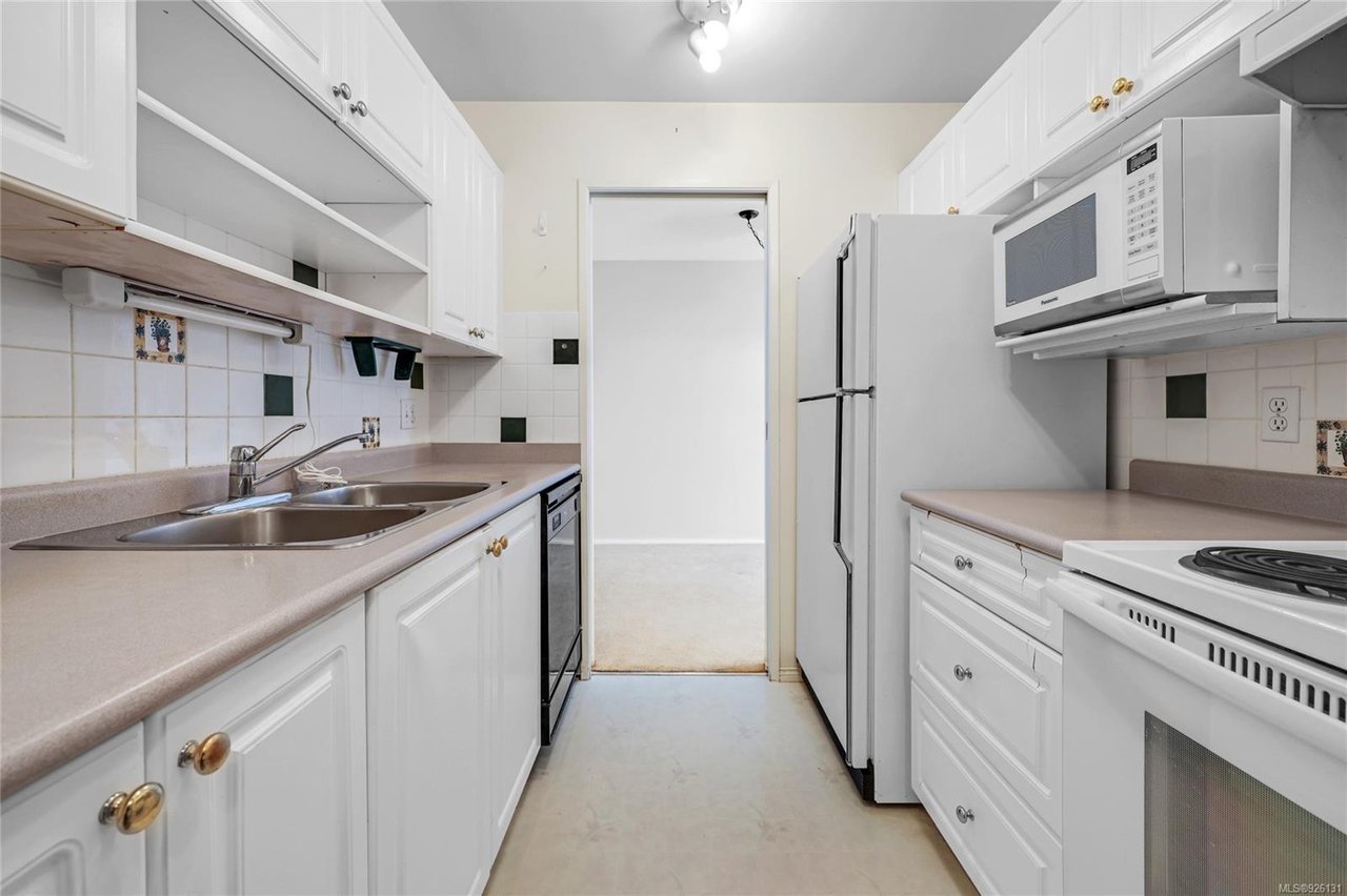 209-651 Jolly Pl