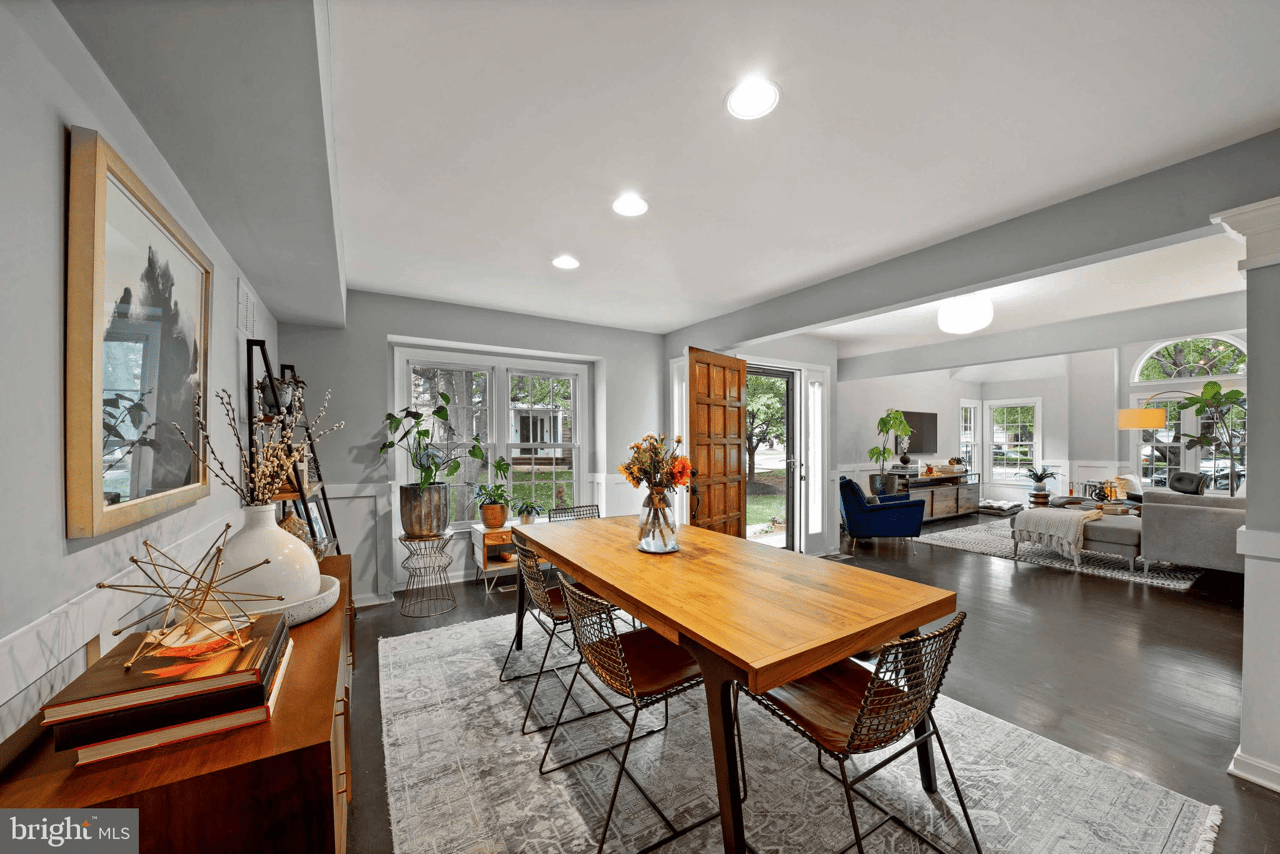149 RIVER OAKS