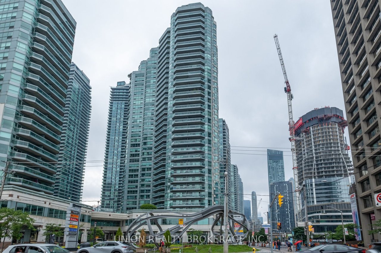 10 Yonge St, Ste 2012