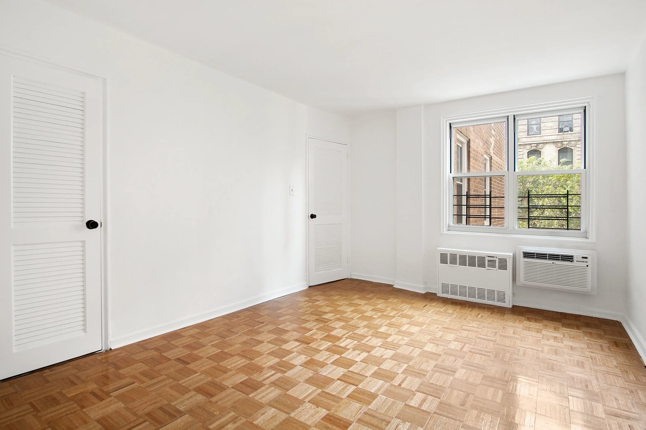 1270 5 Ave #4G