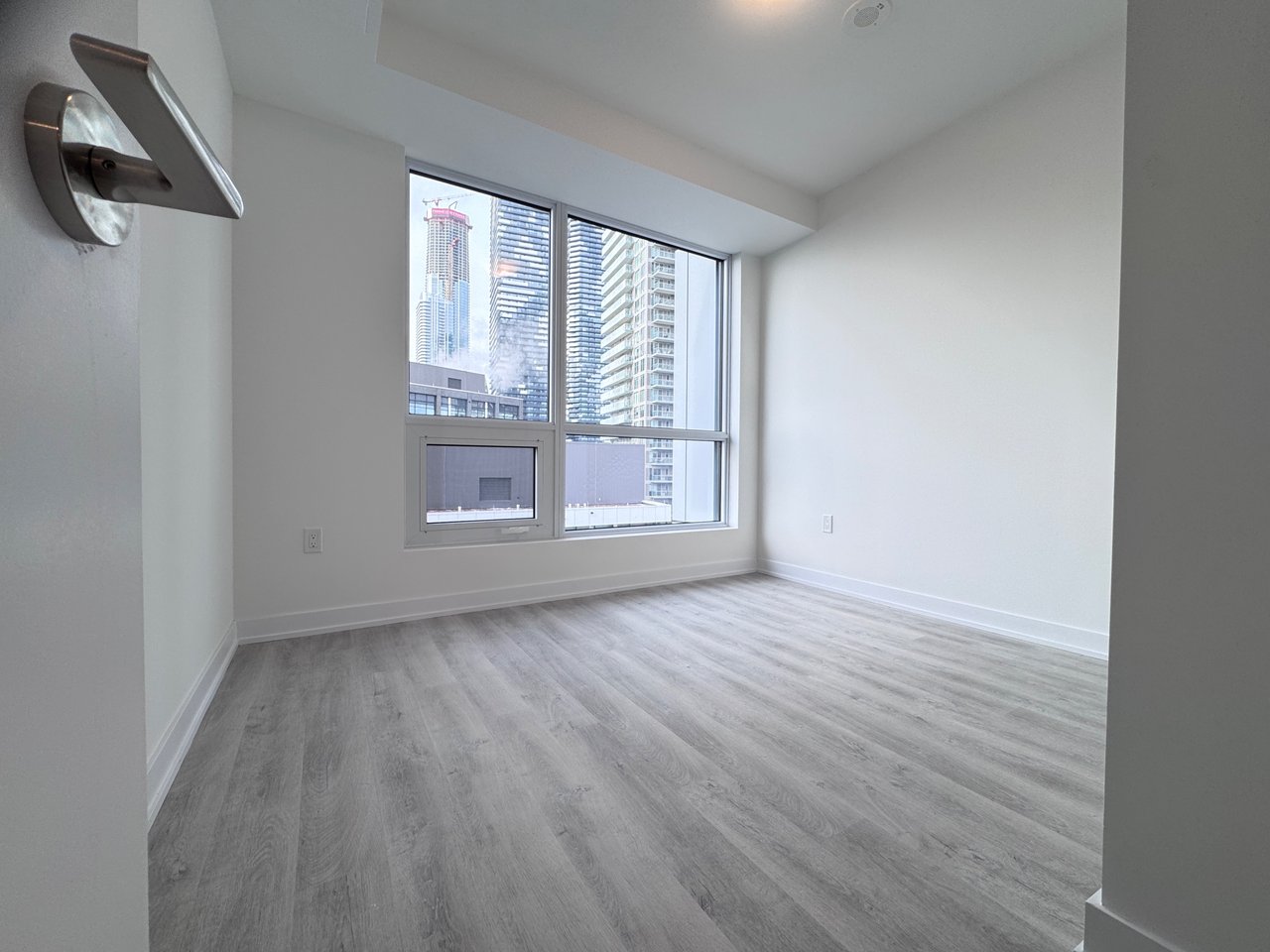 15 Richardson Street Unit: 1617