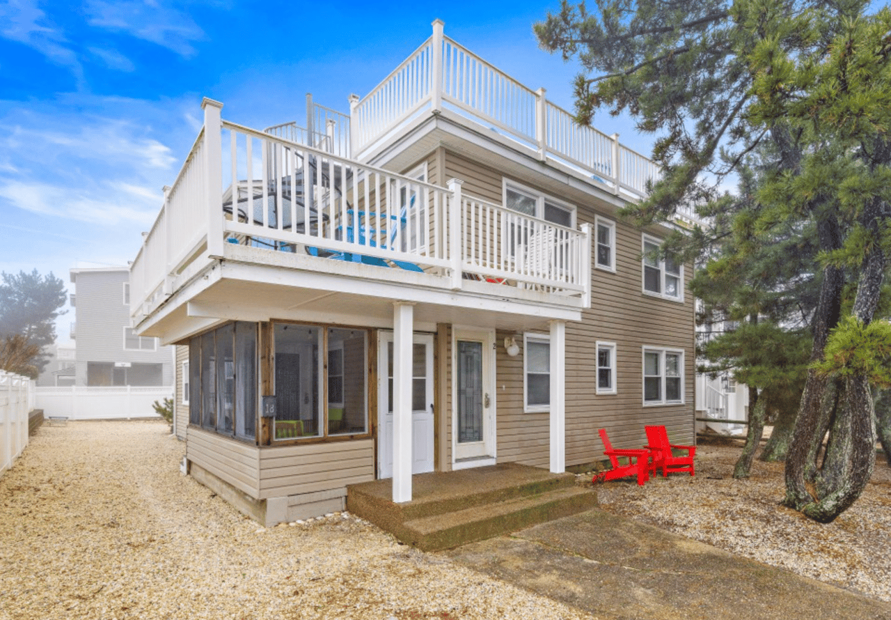 18 E Dupont Ave, Brant Beach (Top Floor)