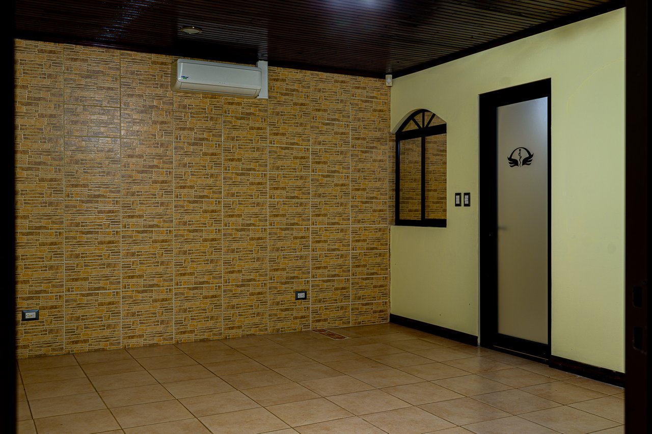 Ready for operations | Office building in downtown San Isidro