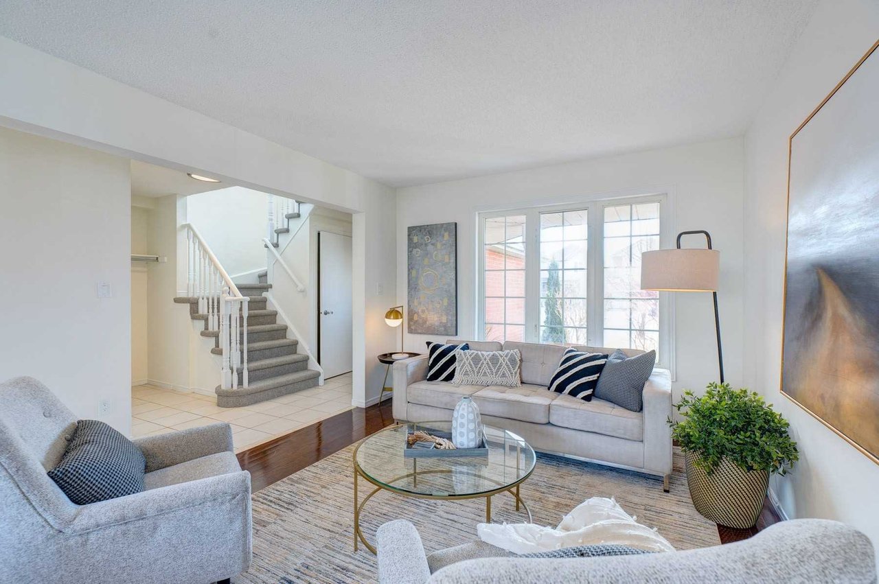 1062 Summitview Cres