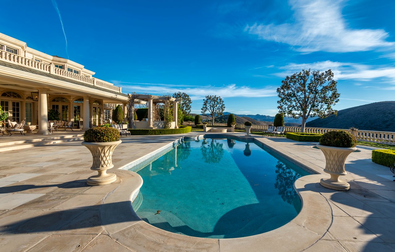 996 Vista Ridge Lane