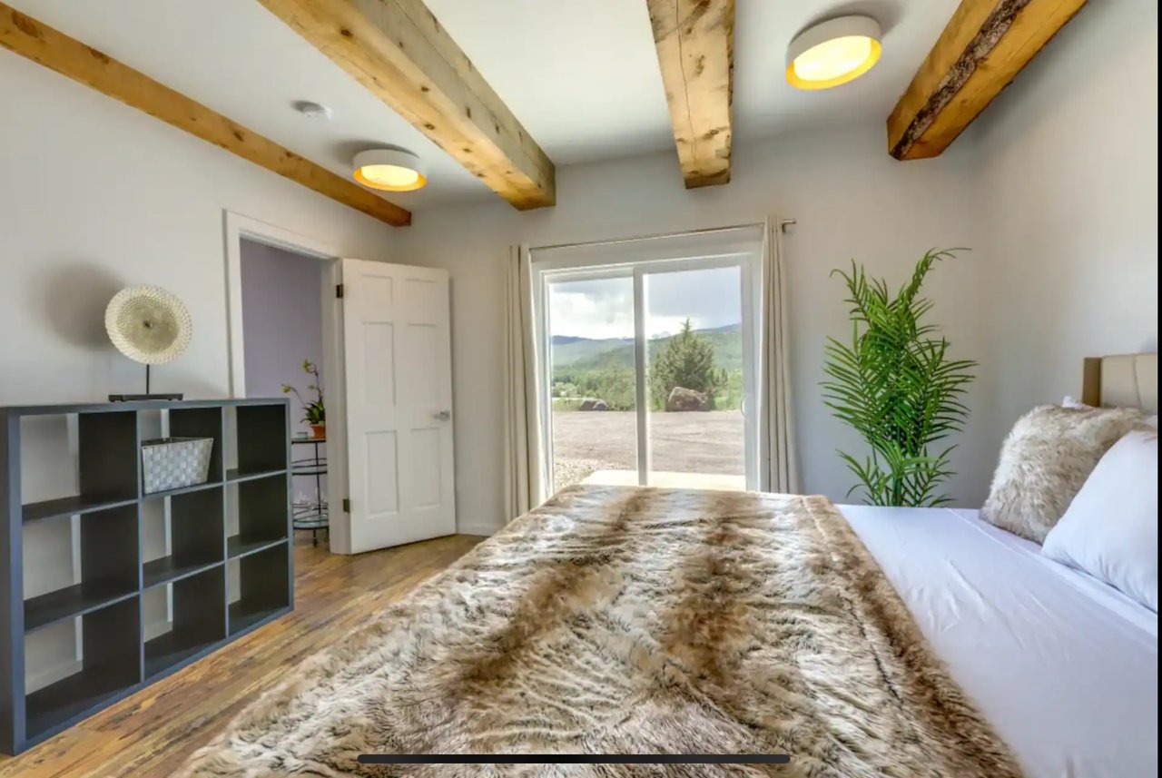 Spacious Mountain Retreat Nestled in Nature