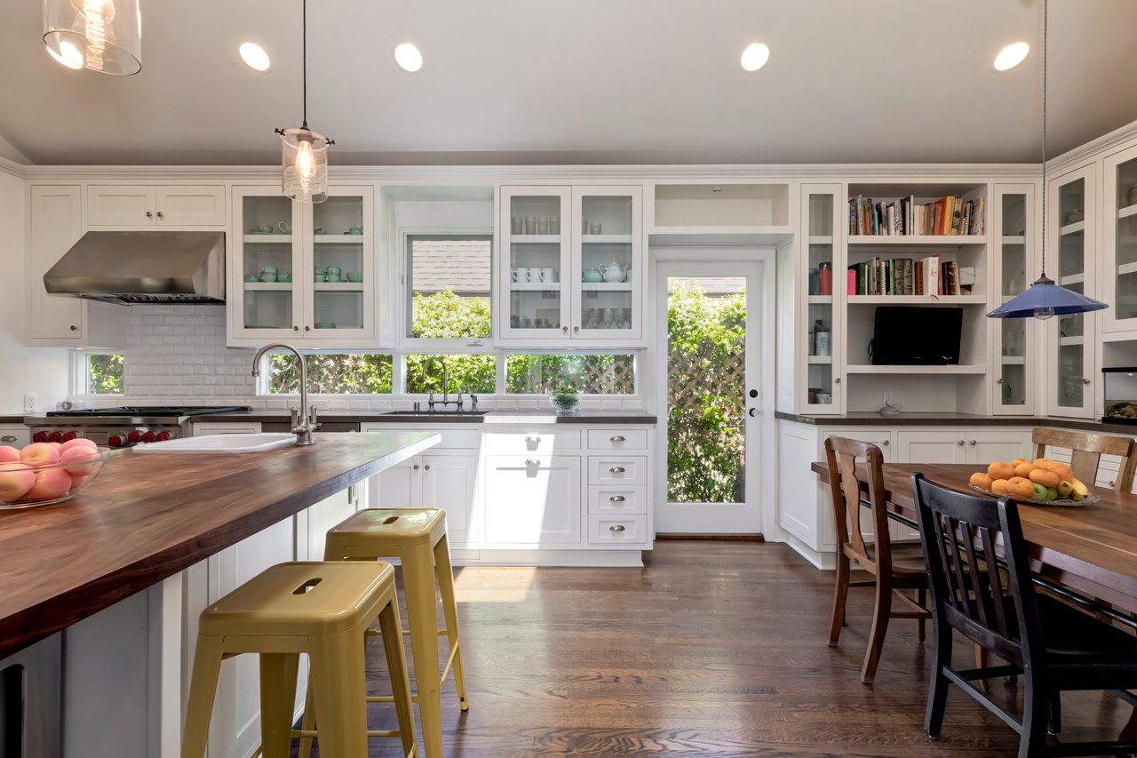 1024 Stearns Dr, Beverly Grove