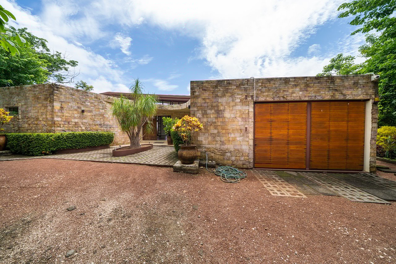 V-Sylvie Rancho Villa | Tropical Villa with Pool and Panoramic Views near Tamarindo