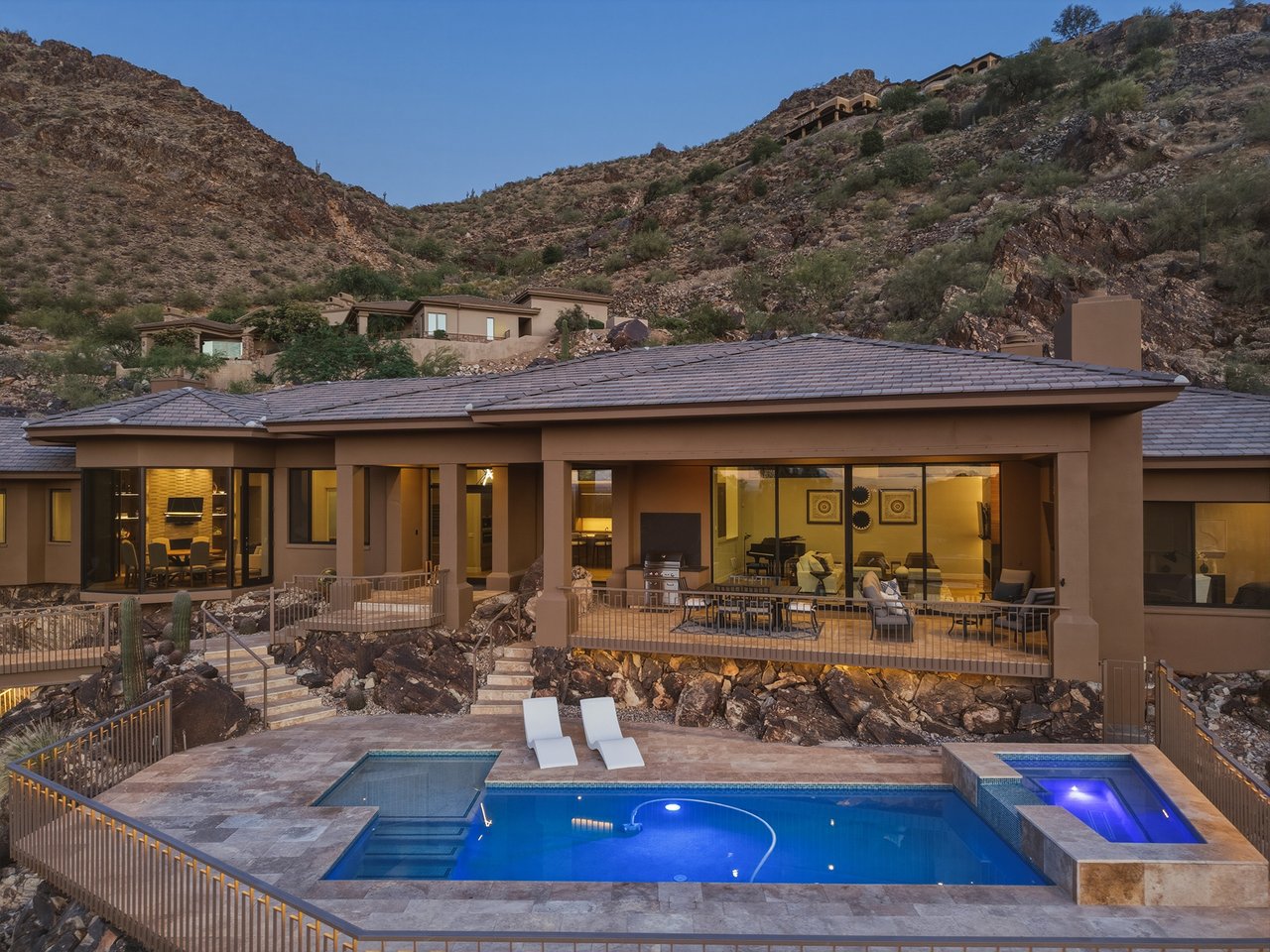 5411 E ROADRUNNER Road