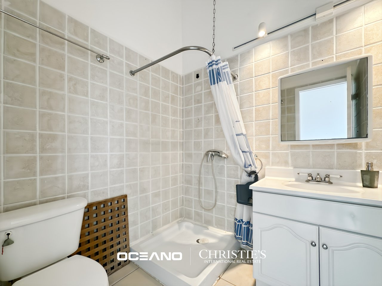 POINT PIROUETTE – 2-Bedroom Townhouse with Private Pool