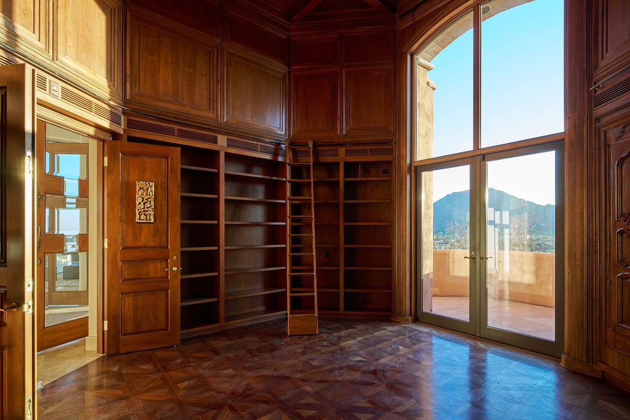 6020 E INDIAN BEND Road