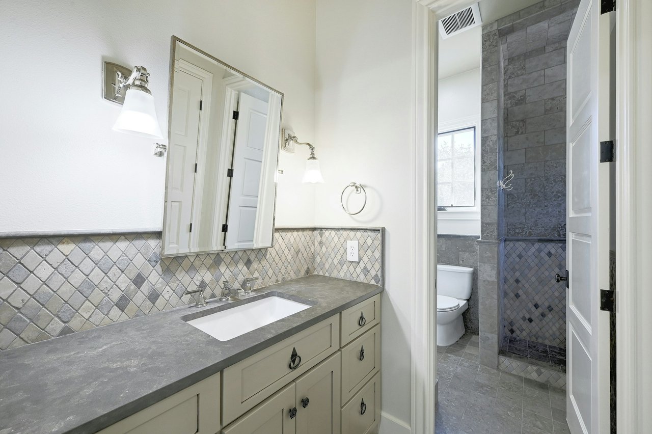 Coming Soon in Barton Creek!