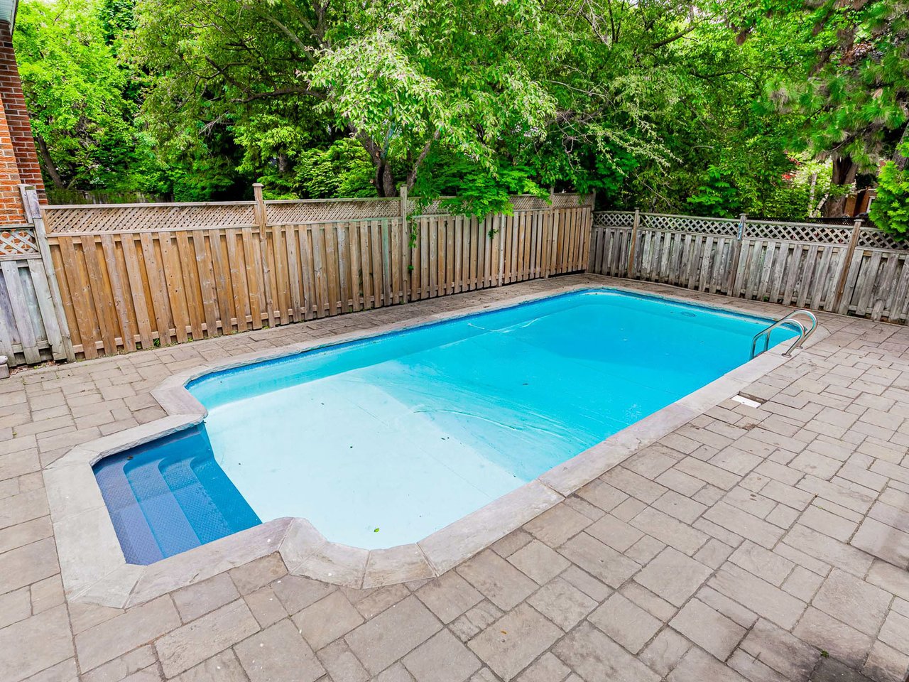 SOLD: Nestled On Quiet Riderwood Drive