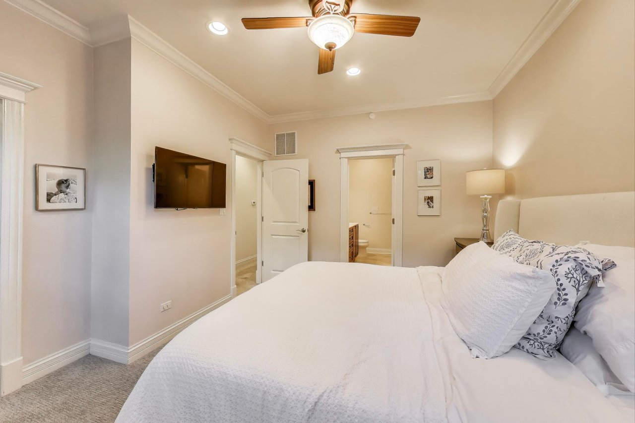 3555 N Marshfield Ave. Unit 1