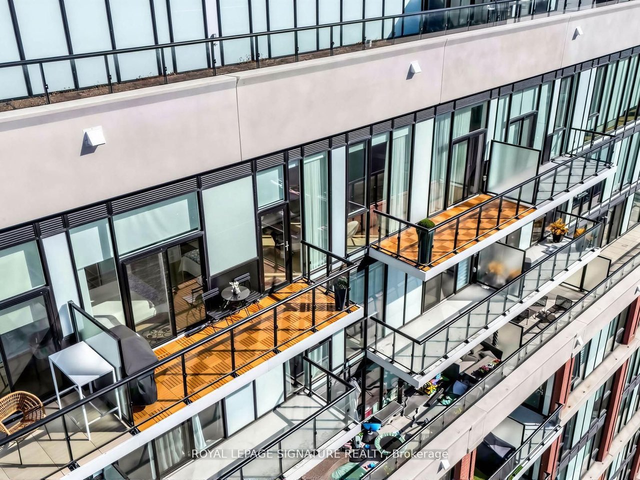 J. DAVIS HOUSE PENTHOUSE 