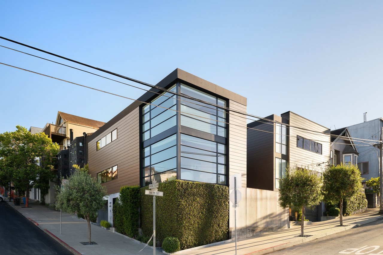 An Urban Compound for Life in Motion