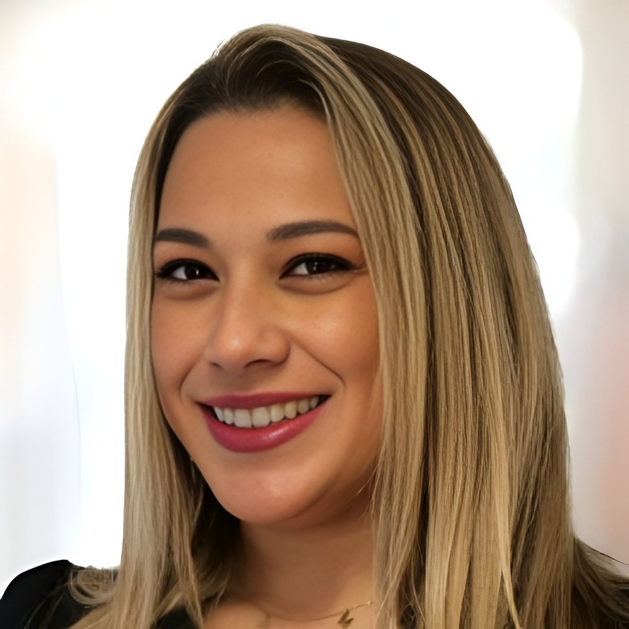 Amanda Chalus Naperville, IL Real Estate Agent Headshot