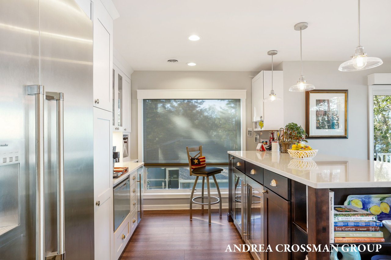 9565 Whispering Sands Dr