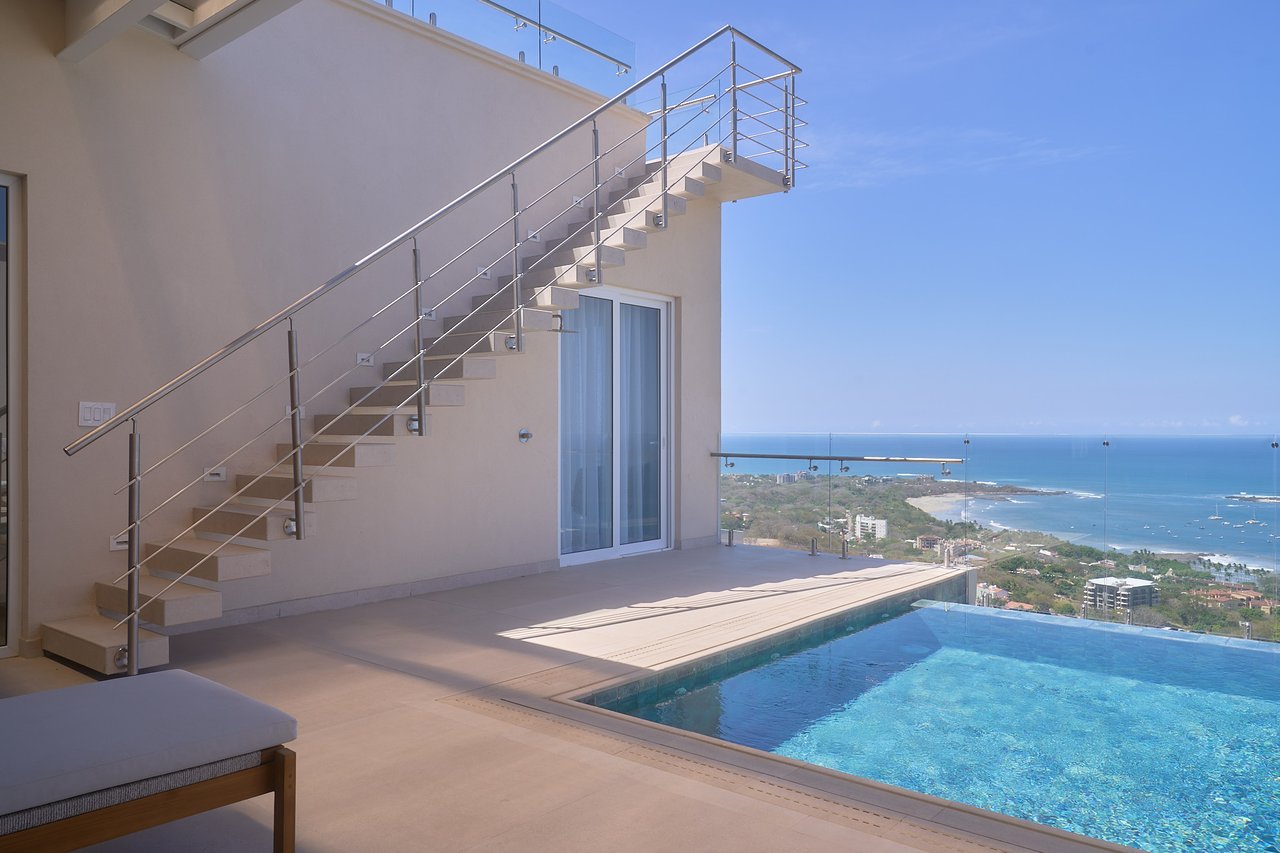 Residencia La Vista Tower C – Penthouse 701 | Elevated Ocean-View Living in Playa Tamarindo