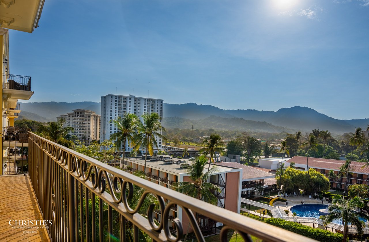Elegant Oceanfront Living in Jacó – 2-Bedroom Condo at Acqua Residences