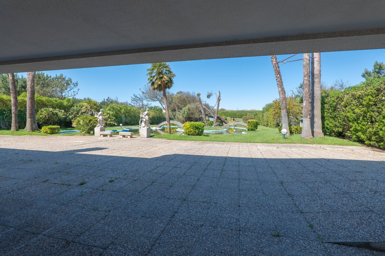 Secluded 5-Bedroom Villa with Pool and Sea Views on Expansive Dune-Side Plot – Apúlia e Fão