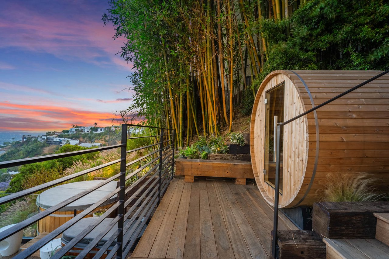 Hollywood Haven ⛰️