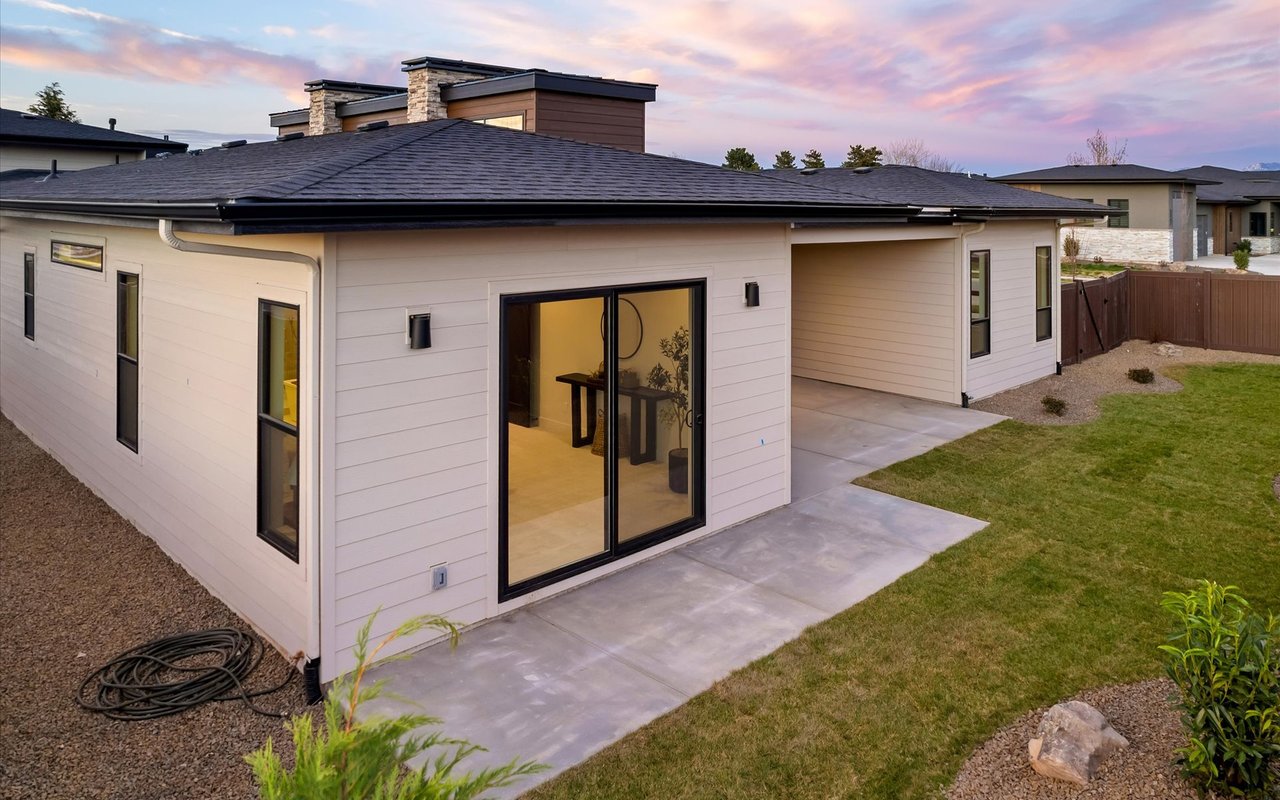 New Construction Home With Volcano Granite Island