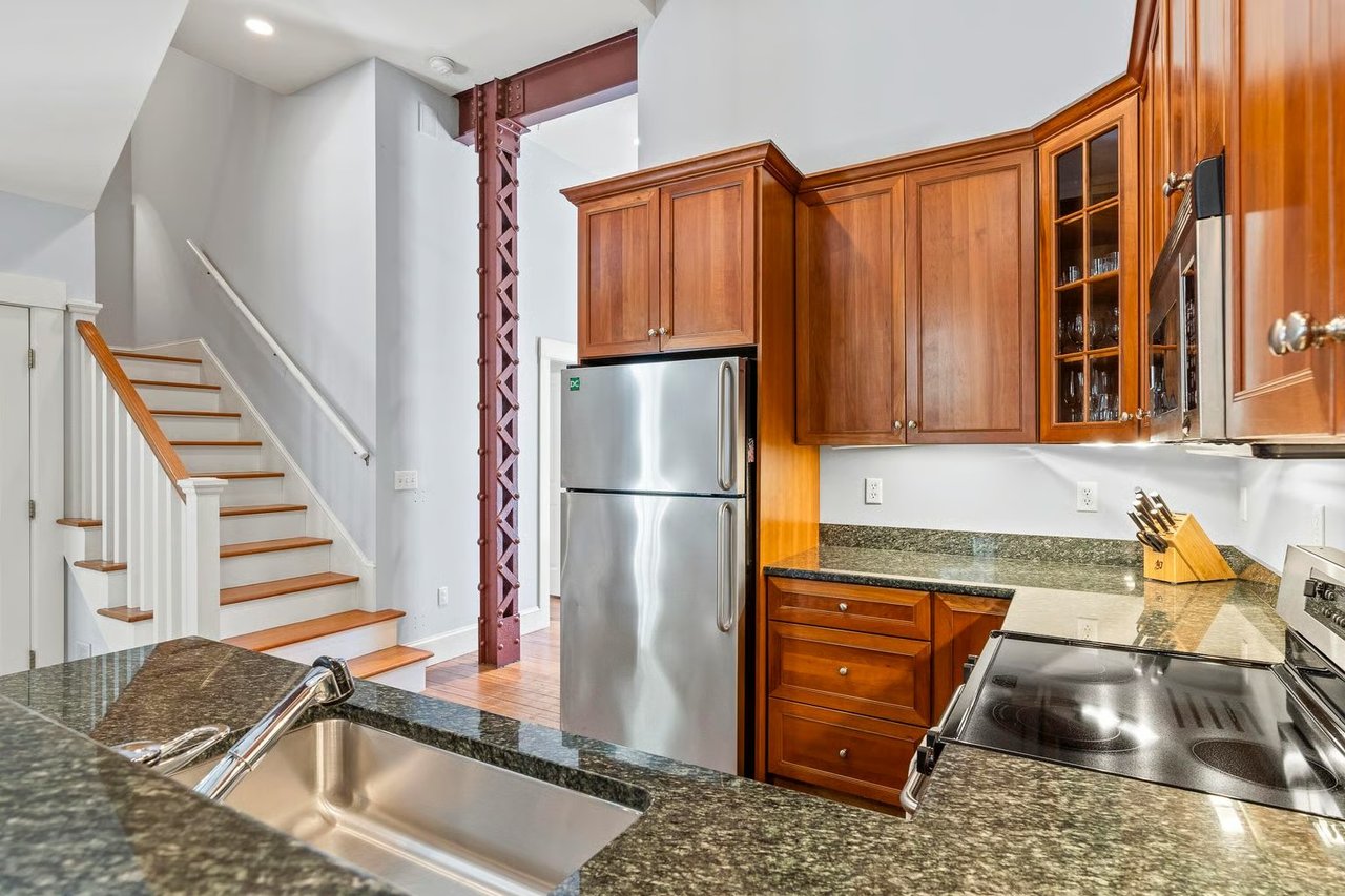 Island Living at 6 Quartermaster Court