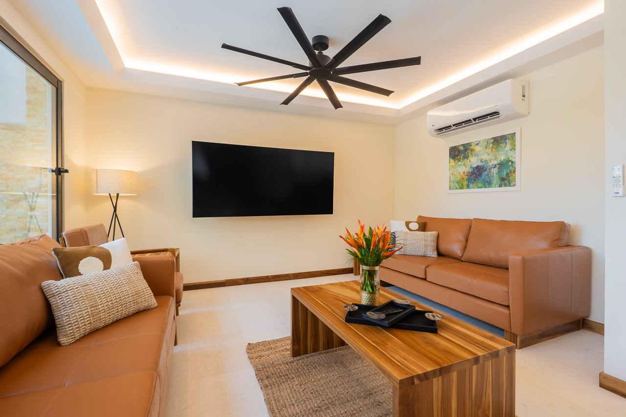 Grand luxury 9 bedroom, 9.5 bath ocean view home near Marina Pez Vela