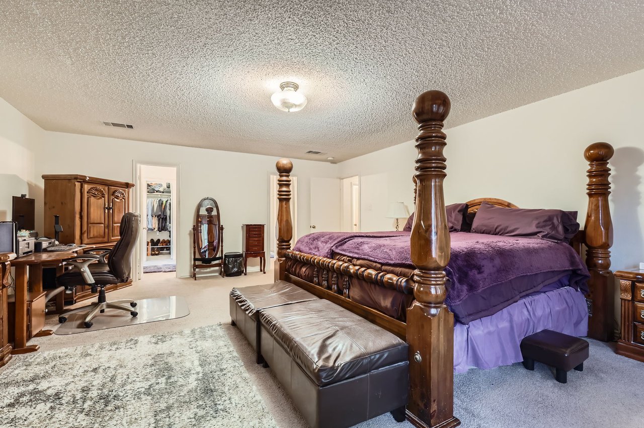 15300 lola Cove