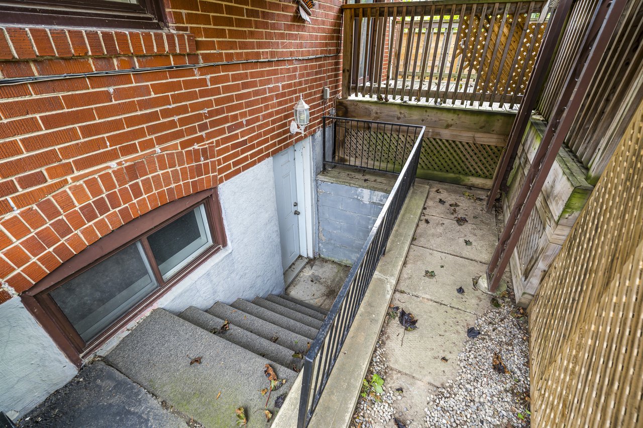 22 Maple Ave N