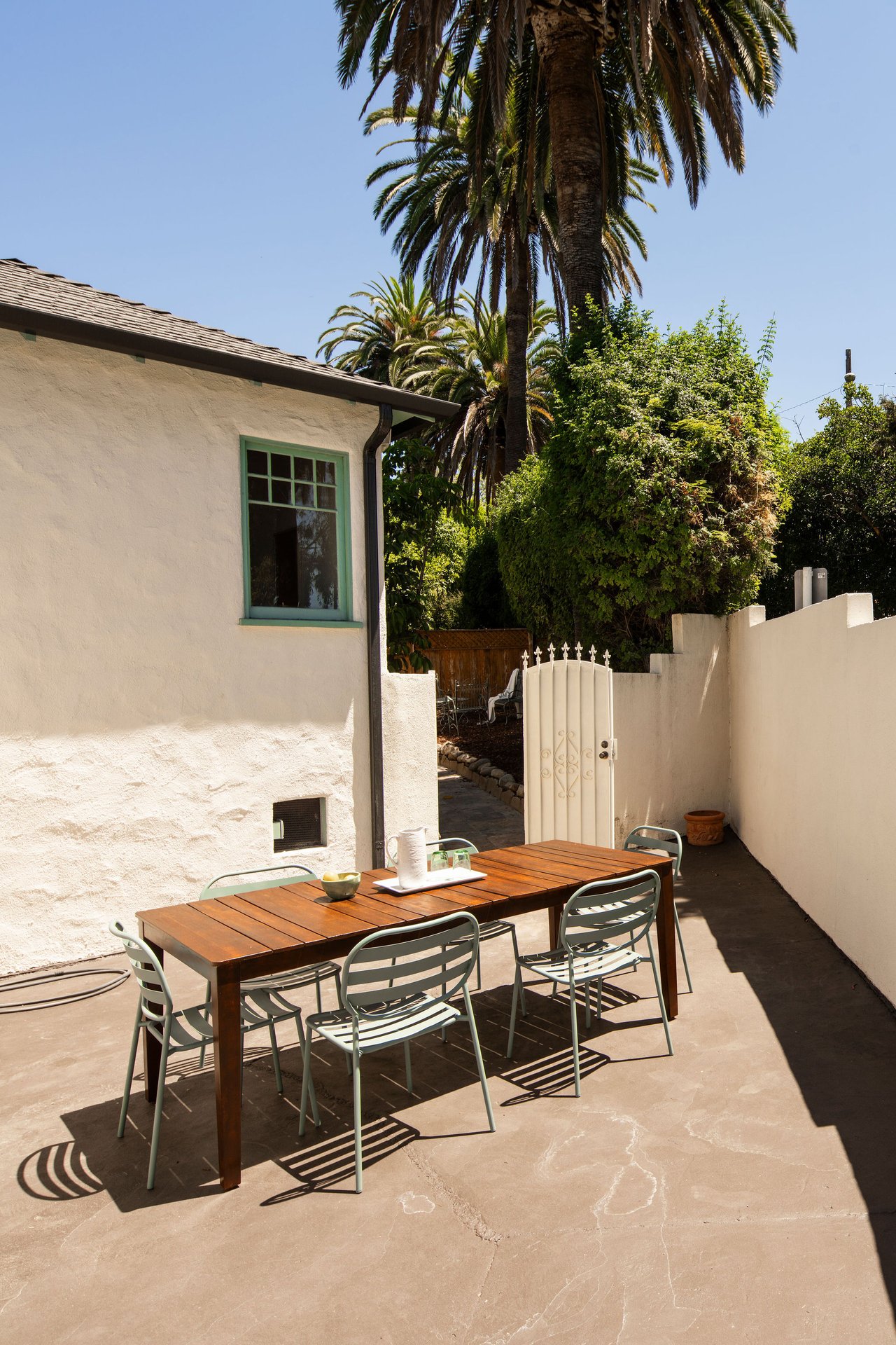 Charming 1928 Stucco Bungalow in the Heart of Pasadena