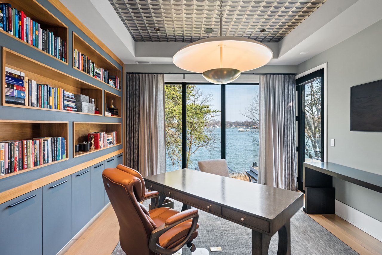 ANNAPOLIS WATERFRONT HOME | LAKE OGELTON WATERFRONT WITH CHESAPEAKE BAY ACCESS