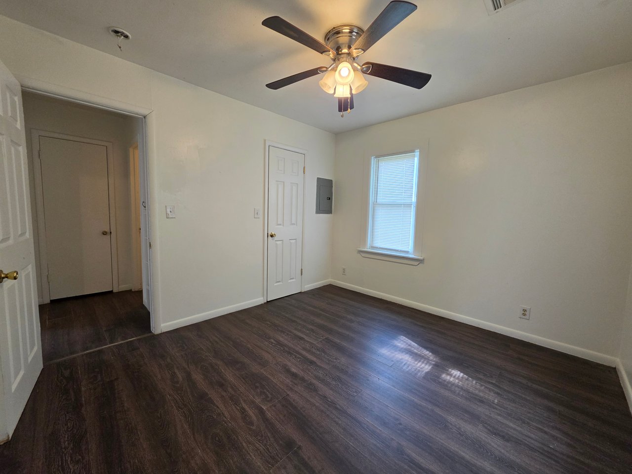 310 W 35th St