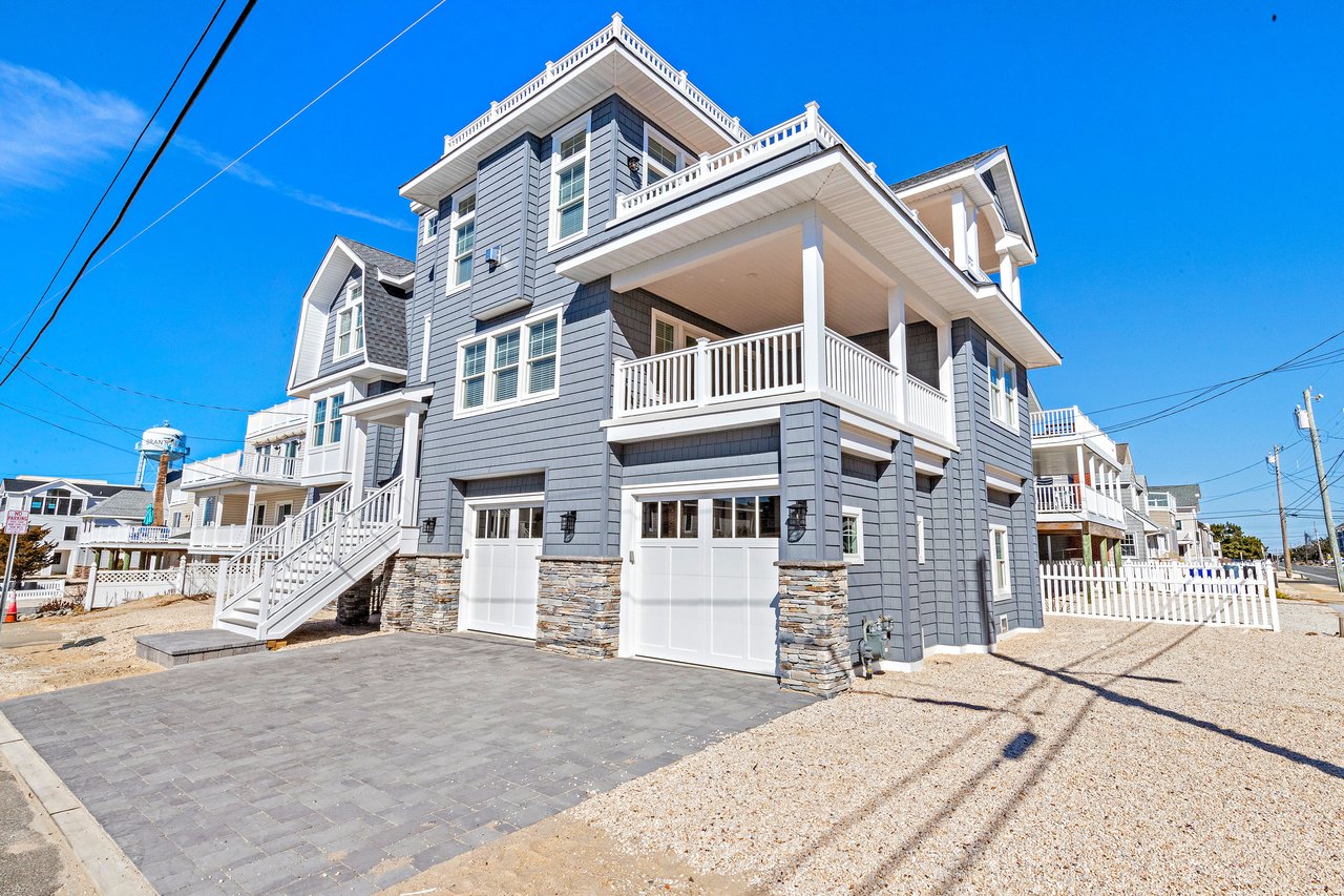 27 E Harmony Ave