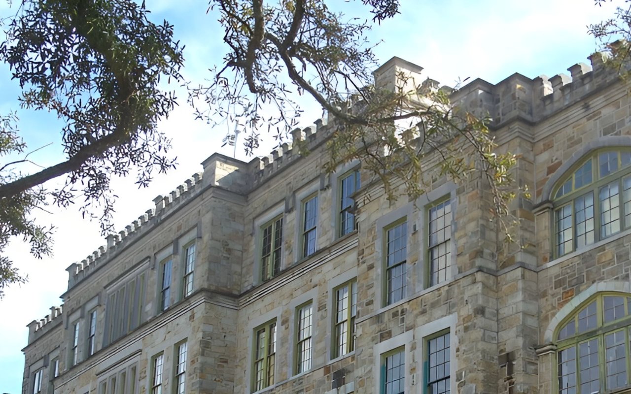 Historic Homes and Modern Living: East Hill Pensacola Real Estate