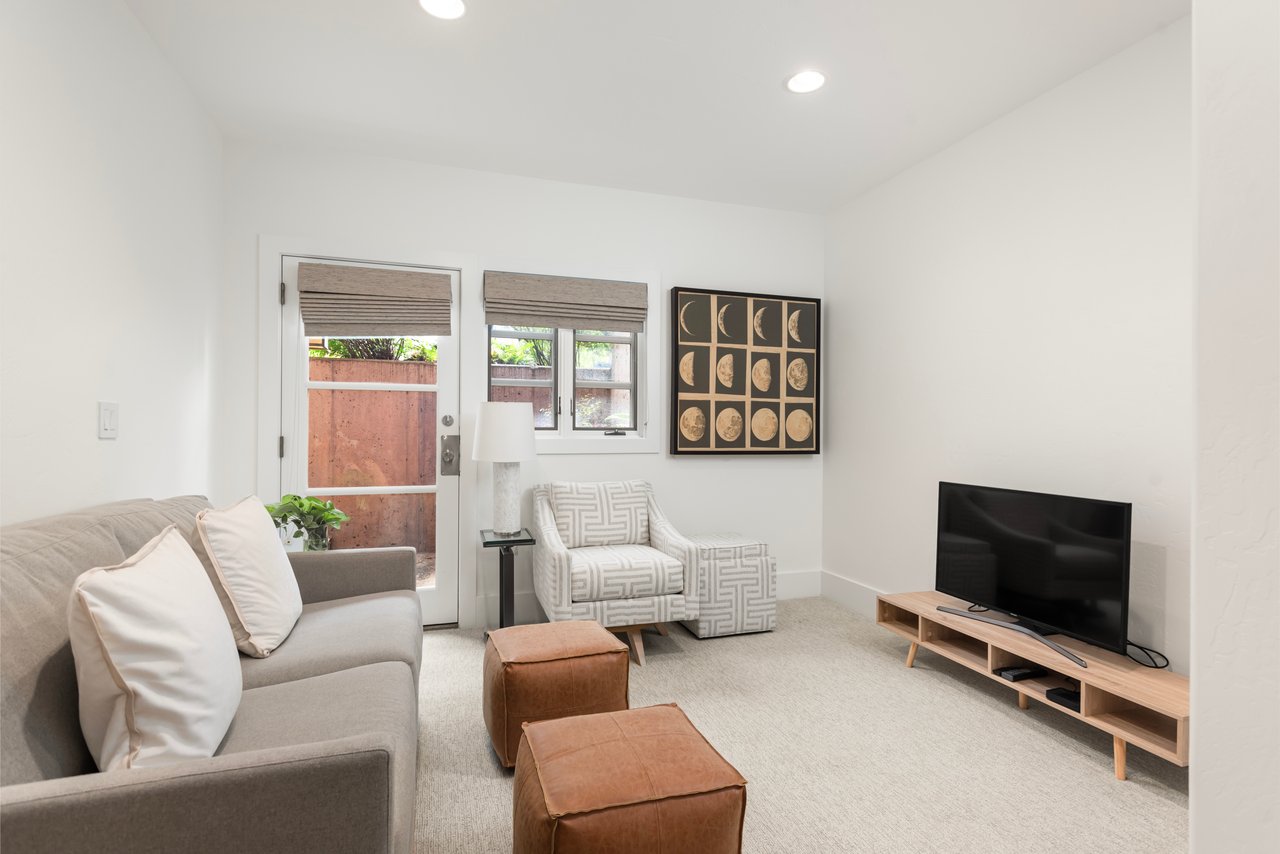 Beautiful Mountain Contemporary Townhome in Aspen Central Core