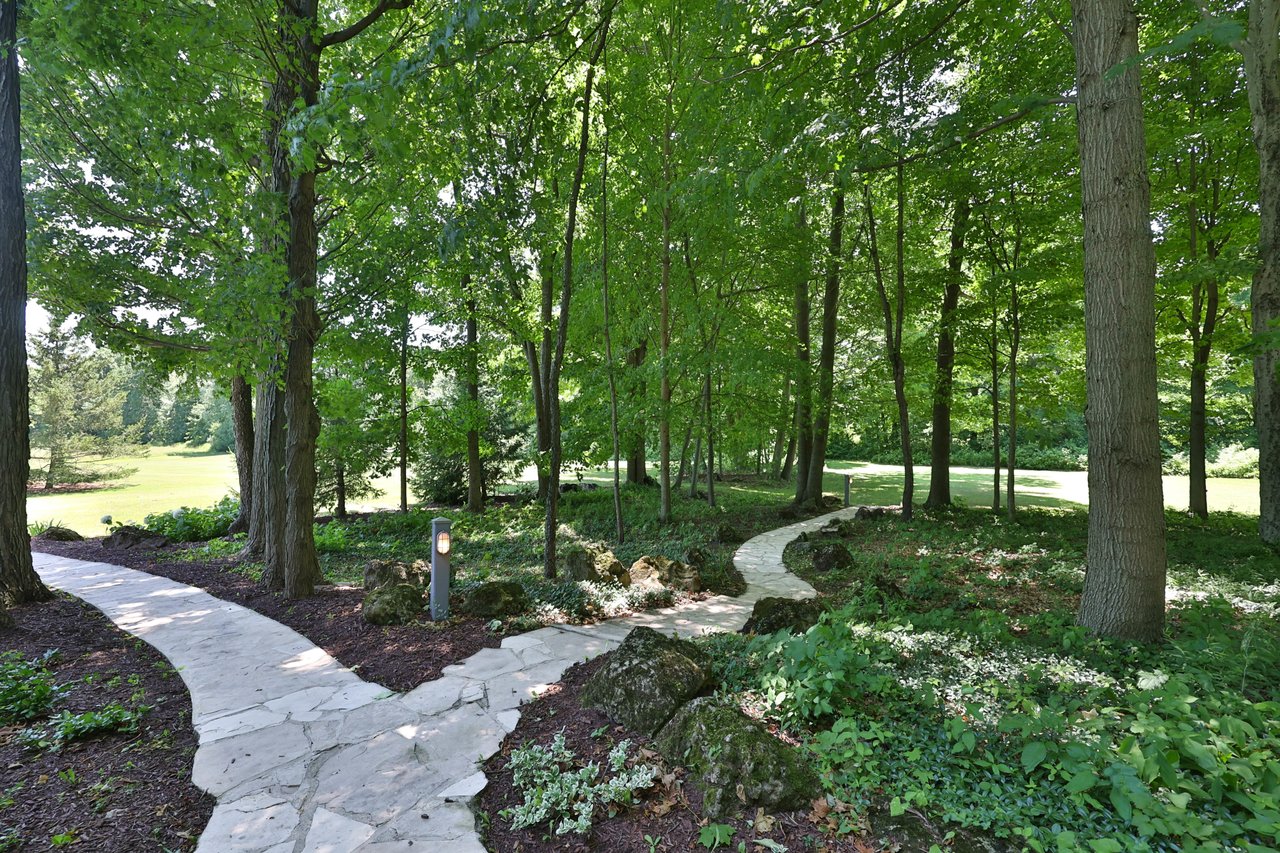 1270 1 Side Road, Burlington