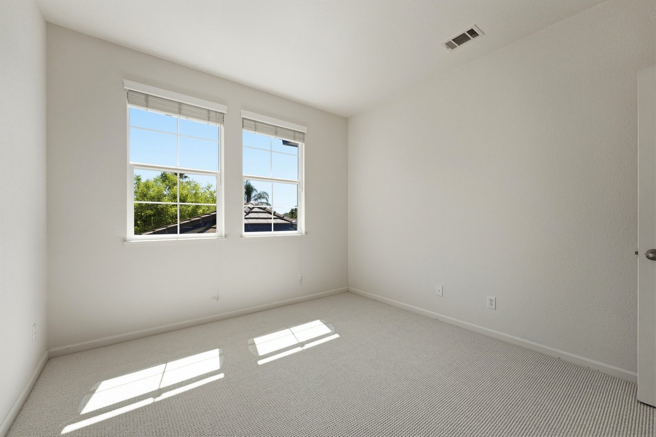 15 Vitruvius Court, Oakley