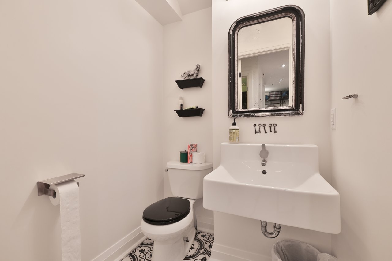 52 Kerr Street, Oakville