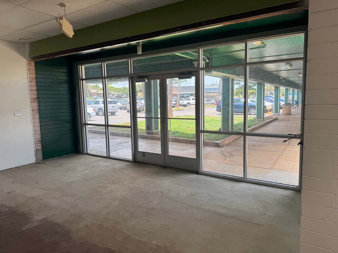 Ele'ele Shopping Center C-07