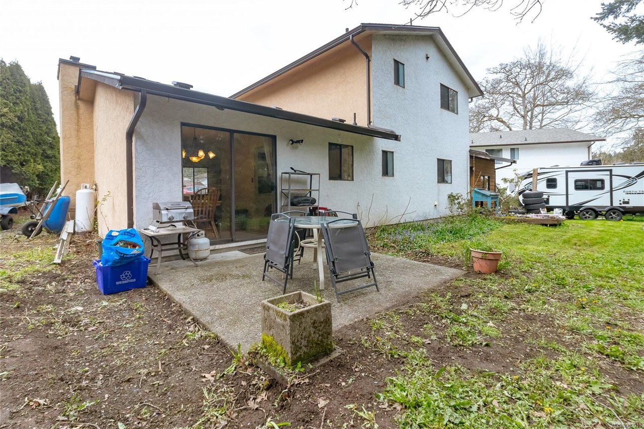 2838 Acacia Dr