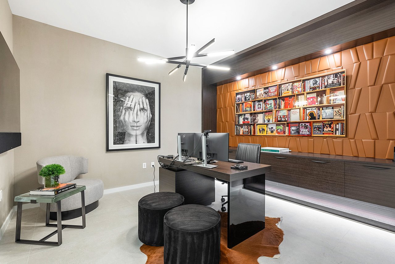 200 SE Mizner Blvd #809