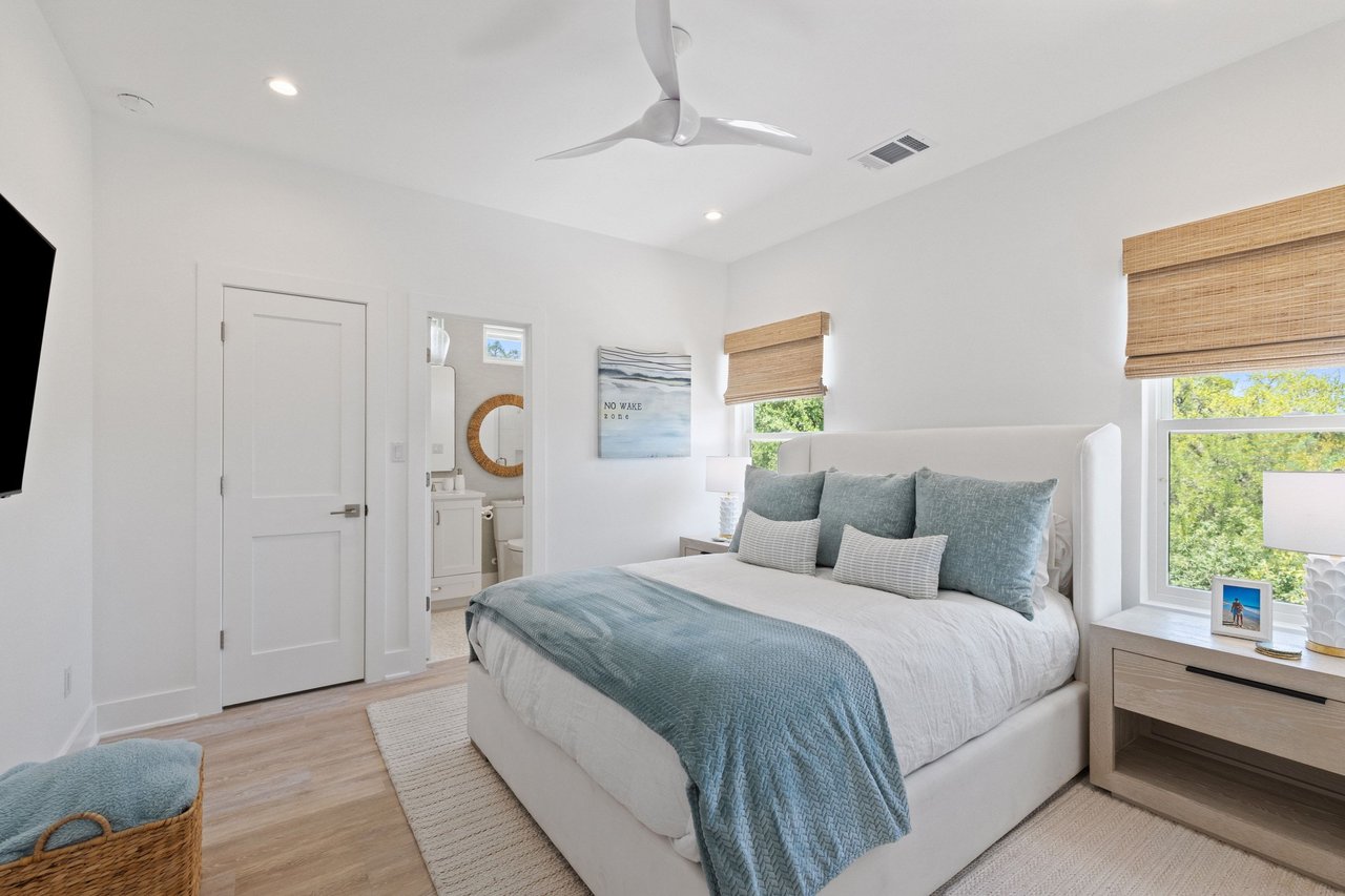 1209 Edgewater Drive